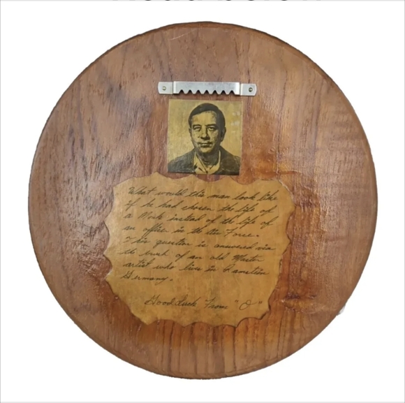 HAND CARVED Having Wine WOOD 3D WALL PLAQUE 10" BY Q-GERMANY STORY ON BACK 1984 - Picture 8 of 8